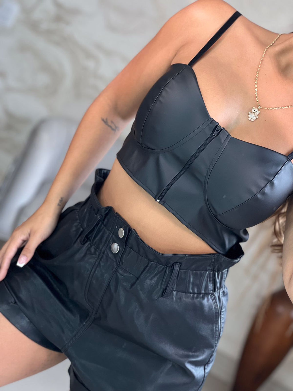 Crop Top Venus – Elegancia que se ajusta a ti