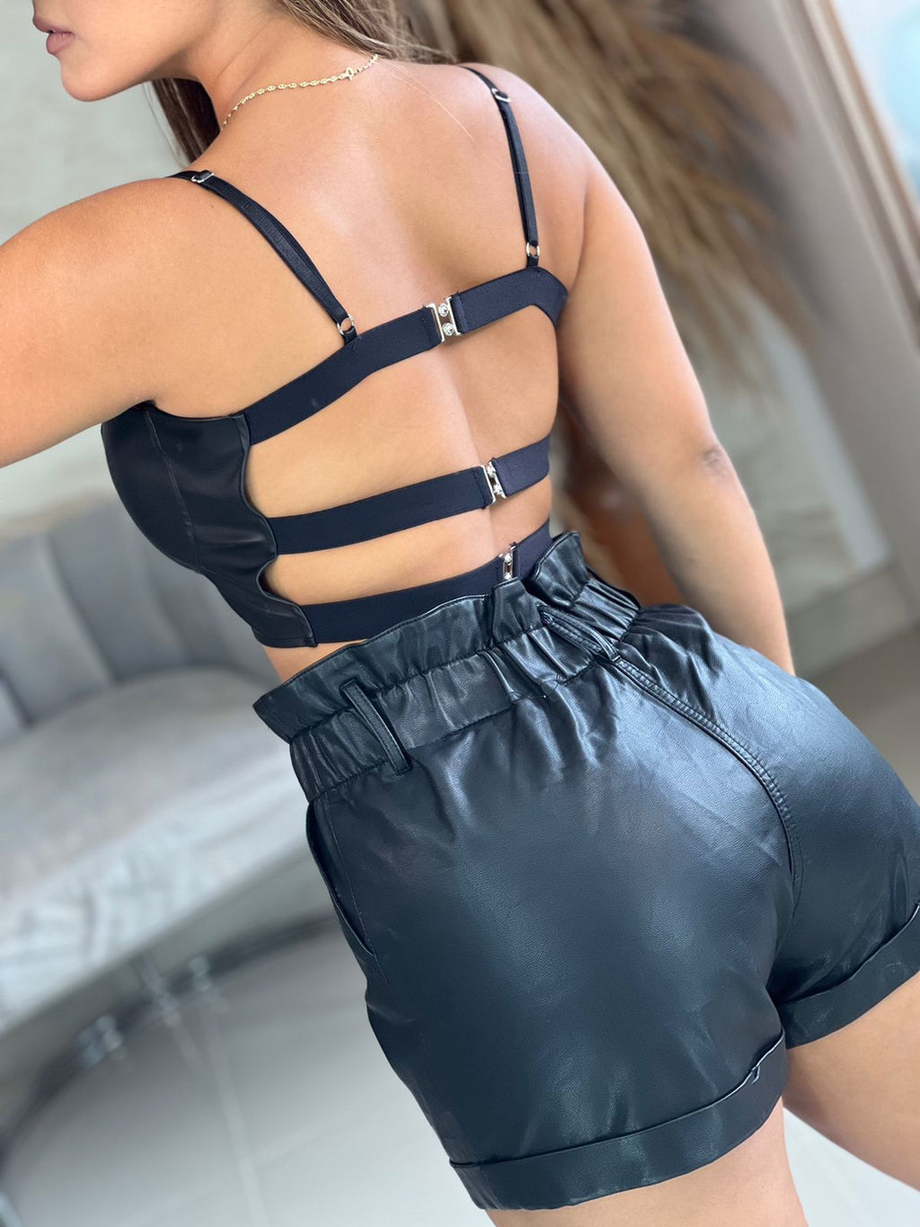 Crop Top Venus – Elegancia que se ajusta a ti